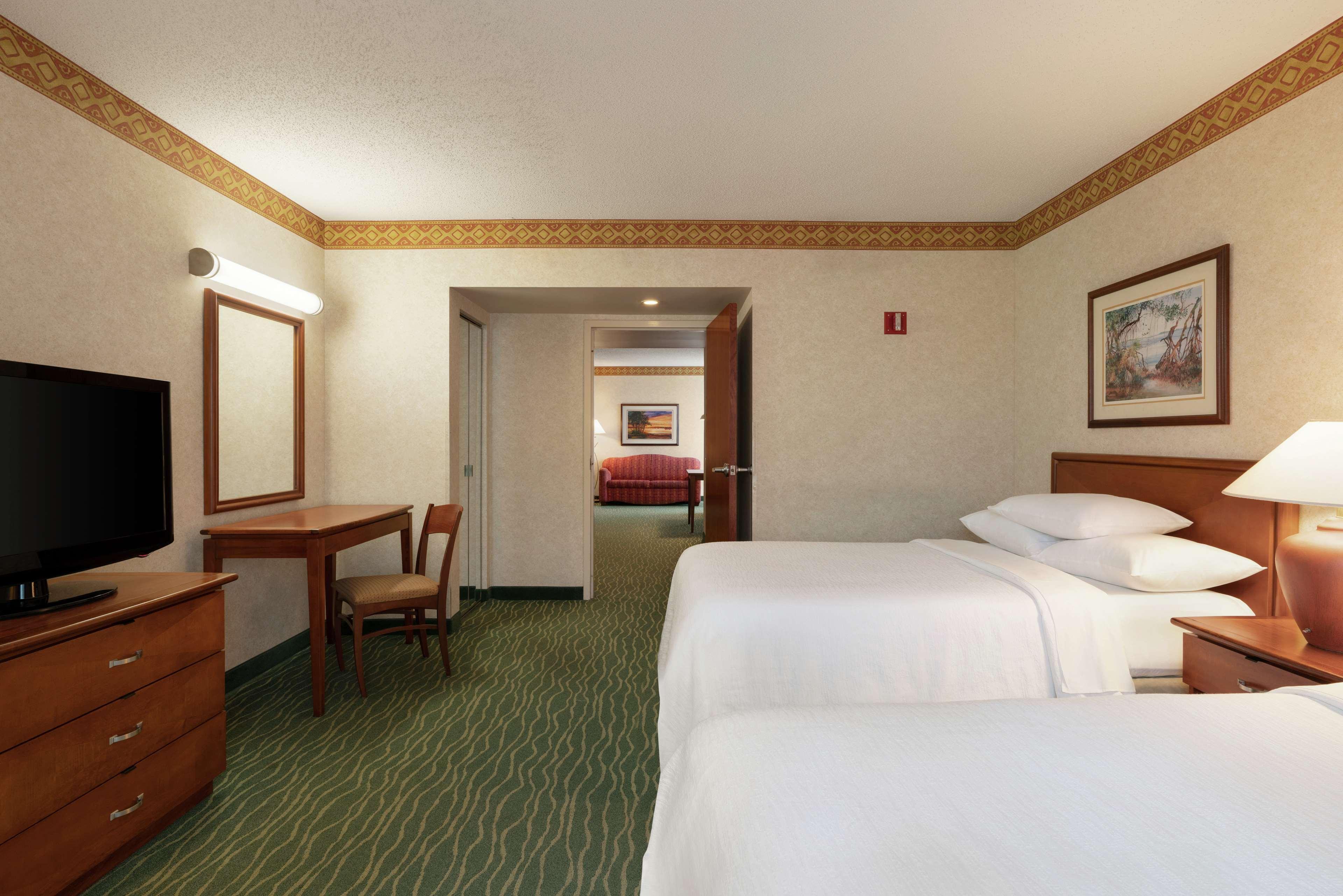 Embassy Suites By Hilton Tampa Usf Near Busch Gardens Dış mekan fotoğraf
